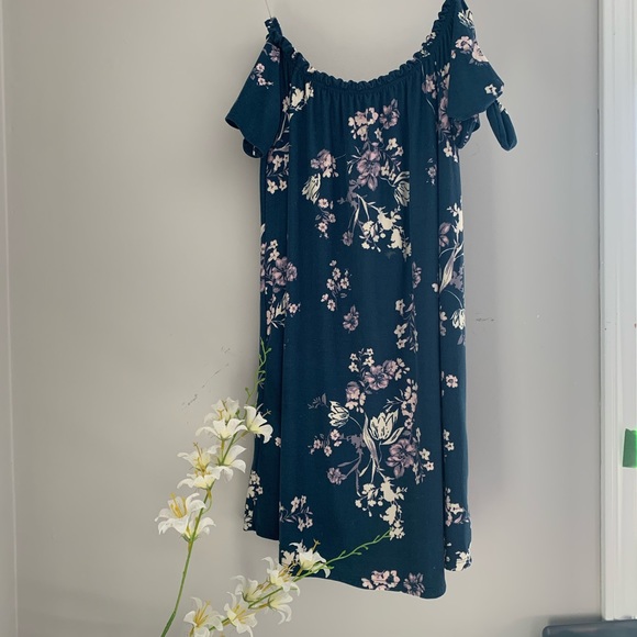 (2/$20) Derek Heart Off the shoulder Floral Dress - Picture 2 of 5